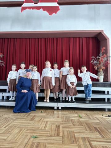 Bērnu popgrupa "Dzērvenes"